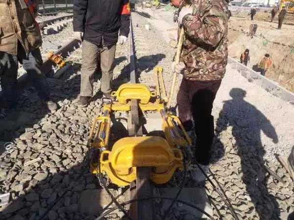 今日頭條、北京日報:13號線清河站撥線工程倒計時,京城地鐵首  次鋪上樹脂軌枕 今日頭條、北京日報:13號線清河站撥線工程倒計時,京城地鐵首  次鋪上樹脂軌枕